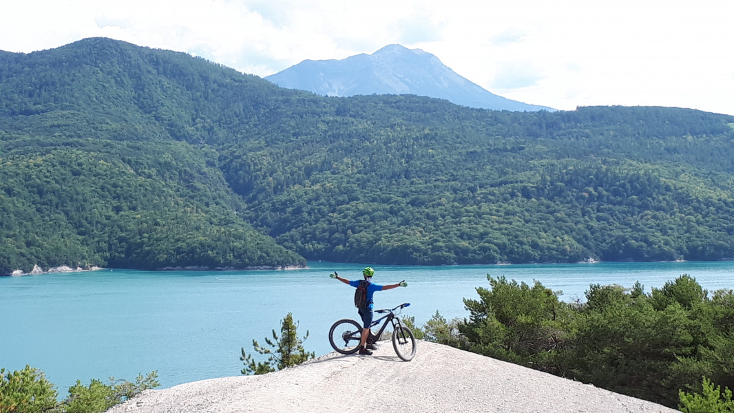 Le lac vu de Chorges